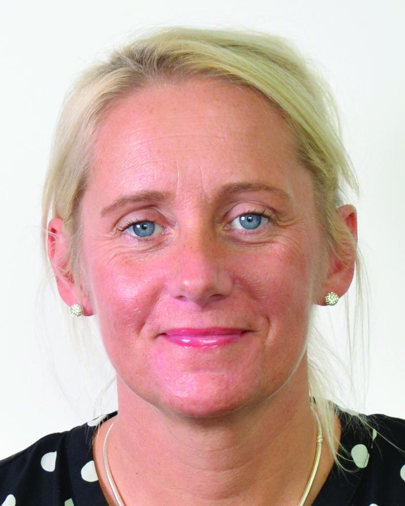 Sarah Taylor 80x100.jpg